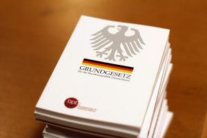 75 Jahre Grundgesetz: 47 Prozent der Deutschen sehen durch staatliche Überwachung Grundrechte im Netz gefährdet